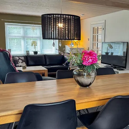 Elza - 2-5km From The Sea By Interhome